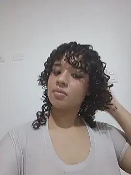 Cutecurly: вебкам-шоу