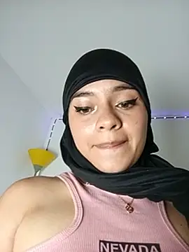 Chat +18 de Samira_1 ao vivo