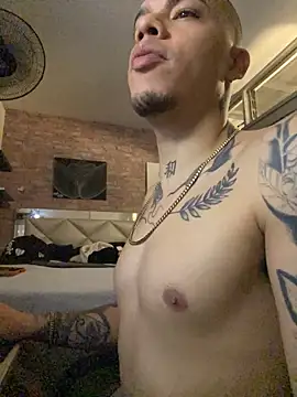 AlphaMasterXxx XXX чат на живо