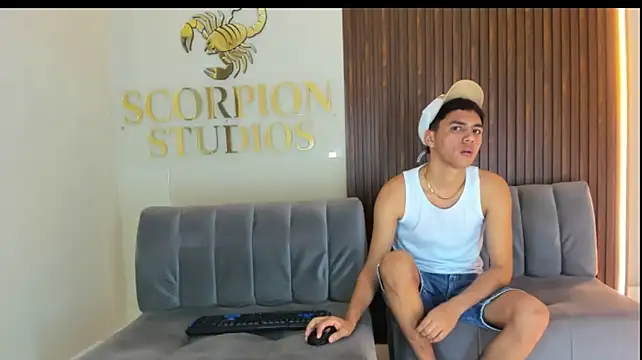 Chatroom XXX en direct de Charlie_Scorpion