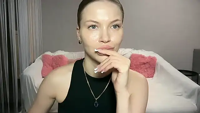 Онлайн чат XXX EmmyMills