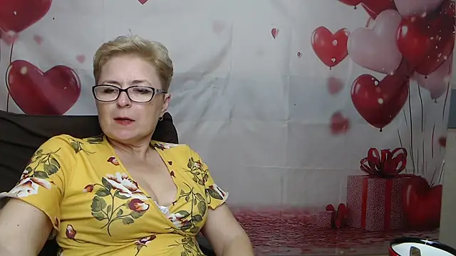 EmiliaGree Adlı Modelin Canlı XXX Sohbeti