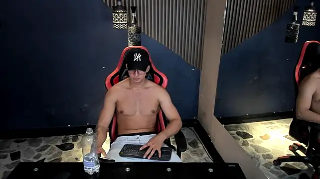 Chat XXX Live Axxel_Muscle