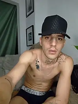 MaxHornyLatin's Live XXX Chat