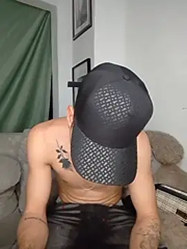 MaxHornyLatin's Live XXX Chat