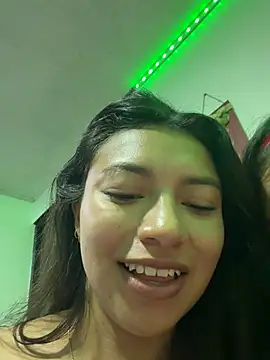 Chat +18 de CocoaGigiMuse ao vivo