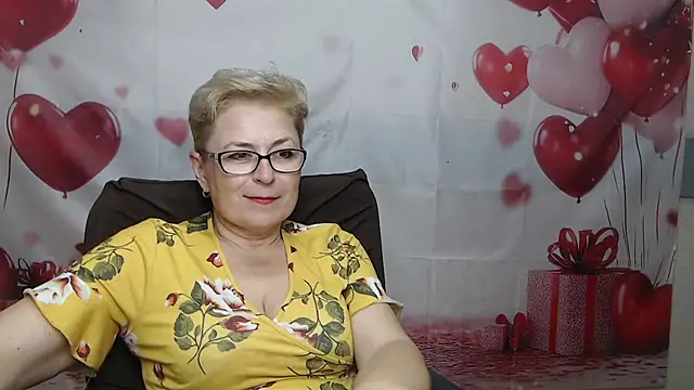EmiliaGree Adlı Modelin Canlı XXX Sohbeti