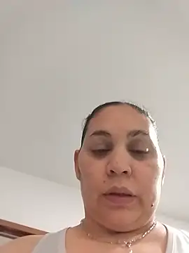 MirandaSoto's Live XXX Chat
