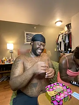 Tattedupdek's Live XXX Chat