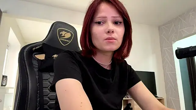 Nikaliva Chat XXX live