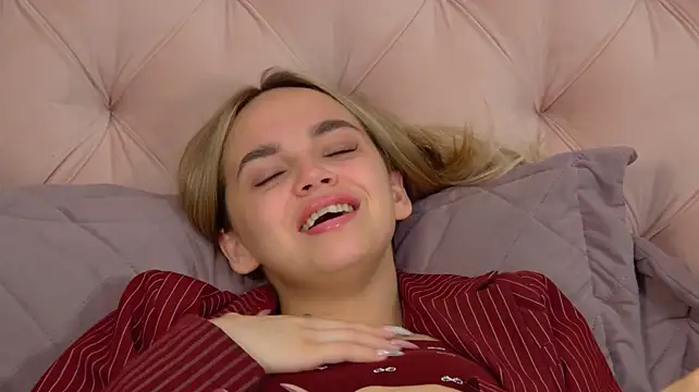 AnitaVenture Adlı Modelin Canlı XXX Sohbeti