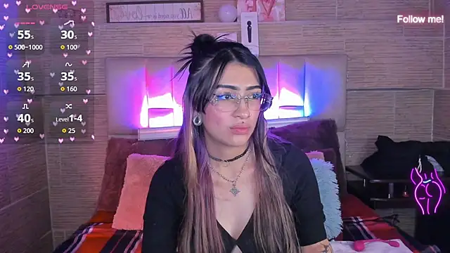 Онлайн чат XXX mia_devine_