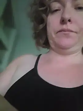 הופעת וובקאם של julimonroe