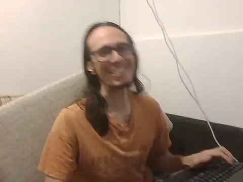 צ'אט XXX בשידור חי של cholitohermoso