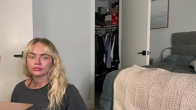 ElenaErickson's Live XXX Chat