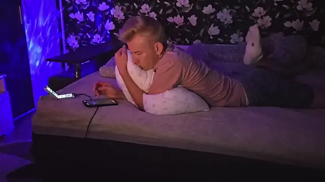 Vuitton Live XXX-Chat