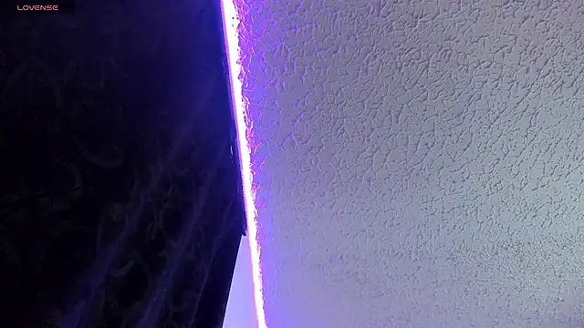 IzzyHiltton_'s Live XXX Chat
