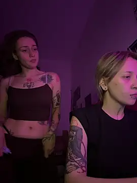 Dooubletroublee: онлайн-секс-чат