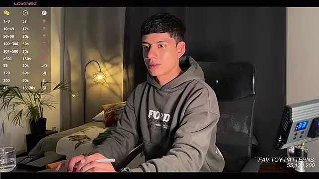 jim_dj's Live XXX Chat