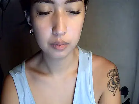 XXX chat uživo modela XXnaughty_08XX
