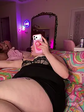 PiggyRose XXX чат на живо