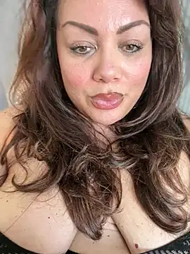 BadAssVeronica Adlı Modelin Canlı XXX Sohbeti