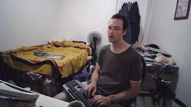 צ'אט XXX בשידור חי של JohnnyMoves