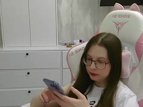 Živý XXX chat Elvirada