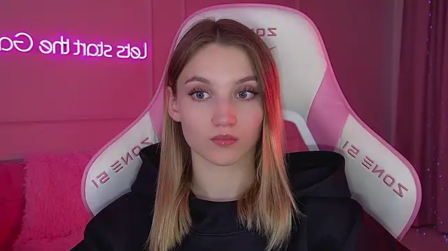 StacyEvances' Live XXX Chat
