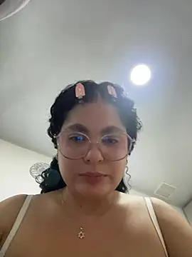 Yassy_11's Live XXX Chat