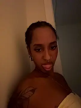 Your_Paris' Live XXX Chat