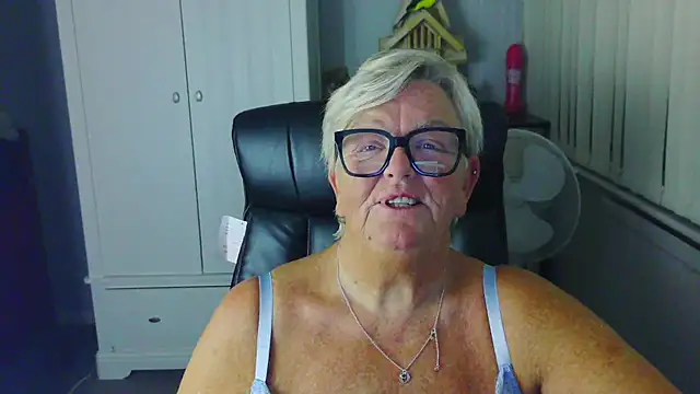 BridgetBlueEyes Chat XXX live