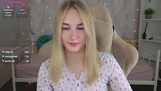 Shy_Polly's Live XXX Chat