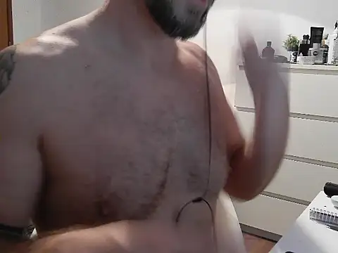 Show modela fernandofpf na web-kameri