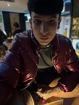 _Tomy08calderon Chat XXX in diretta