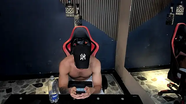Axxel_Muscle's Live XXX Chat