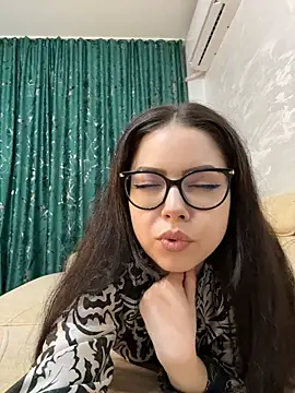 KaylaLewyss' Live XXX Chat