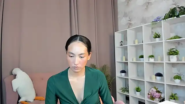 FlirtyAura's Live XXX Chat