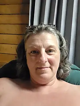 MommaBear5676 现场XXX聊天