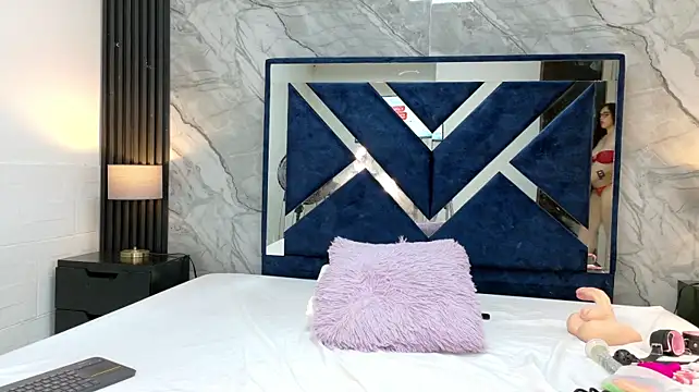 cherry_bom_as' Live XXX Chat