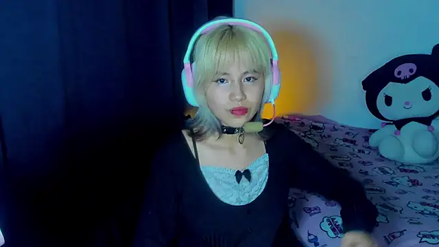 Akane-Mou Adlı Modelin Canlı XXX Sohbeti