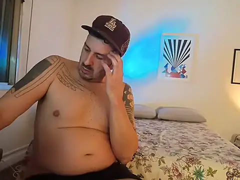 DaddyCloudLatin's Live XXX Chat