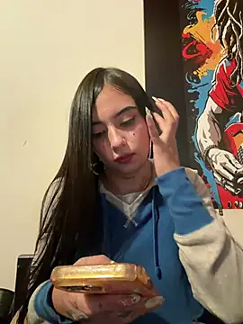 LilacNoir's Live XXX Chat