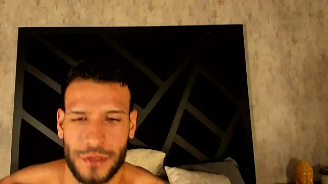 Jacob_Benelli Chat XXX live