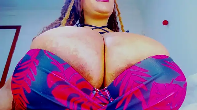THICKNTASTY88 Adlı Modelin Canlı XXX Sohbeti