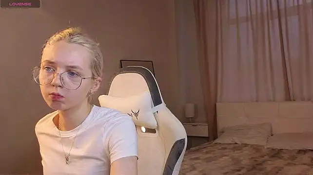 צ'אט XXX בשידור חי של mollyy_snow