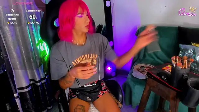 XXX chat uživo modela katiee11