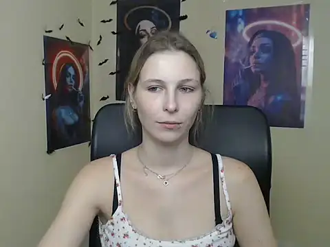 StrangerGi Adlı Modelin Canlı XXX Sohbeti