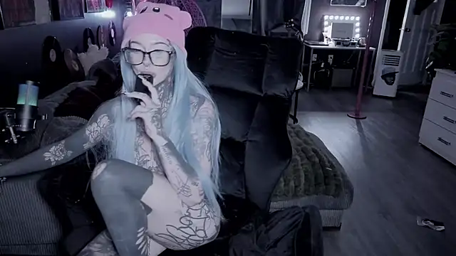 bambitatted's Live XXX Chat