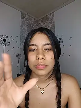 AylinLove_ Adlı Modelin Canlı XXX Sohbeti